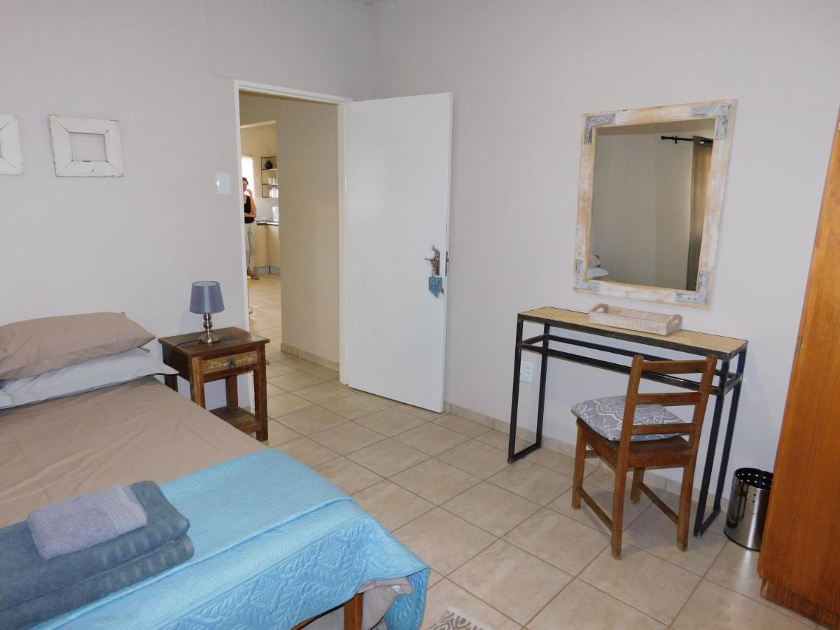 Meteorite Rest Camp Hotel Grootfontein Bagian luar foto