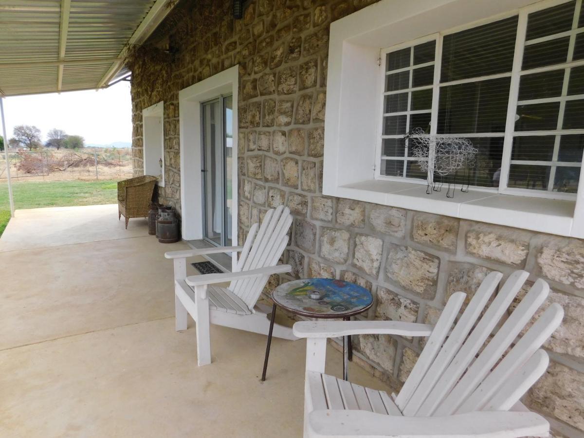Meteorite Rest Camp Hotel Grootfontein Bagian luar foto