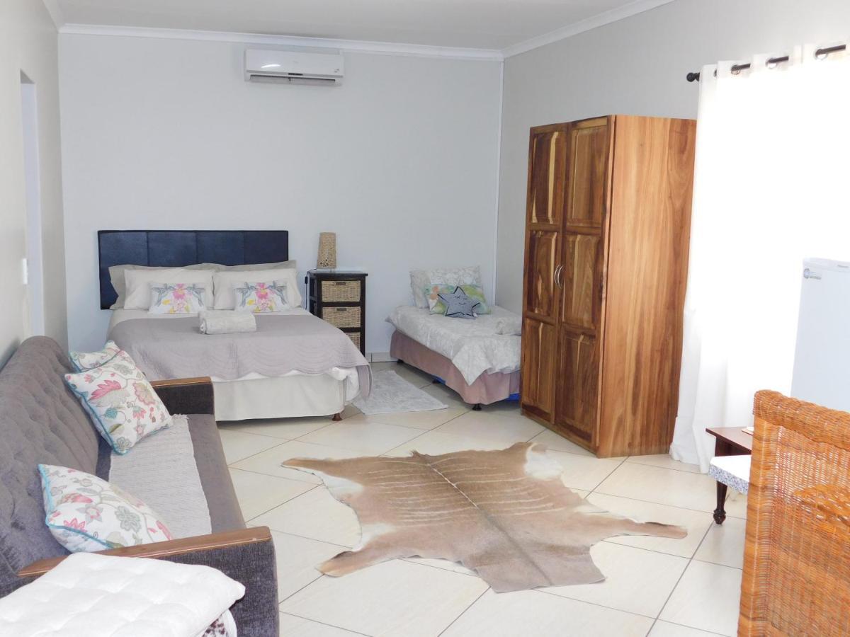 Meteorite Rest Camp Hotel Grootfontein Bagian luar foto