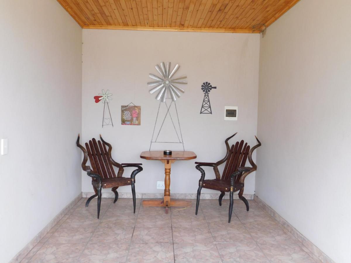 Meteorite Rest Camp Hotel Grootfontein Bagian luar foto
