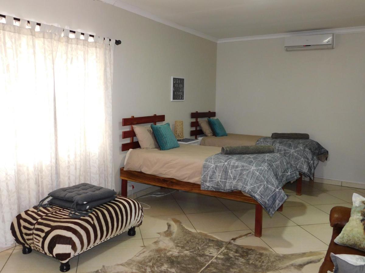 Meteorite Rest Camp Hotel Grootfontein Bagian luar foto