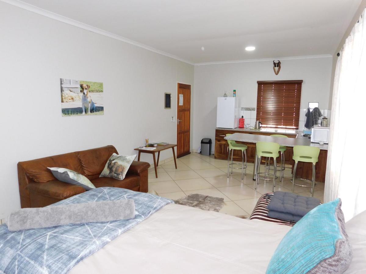 Meteorite Rest Camp Hotel Grootfontein Bagian luar foto