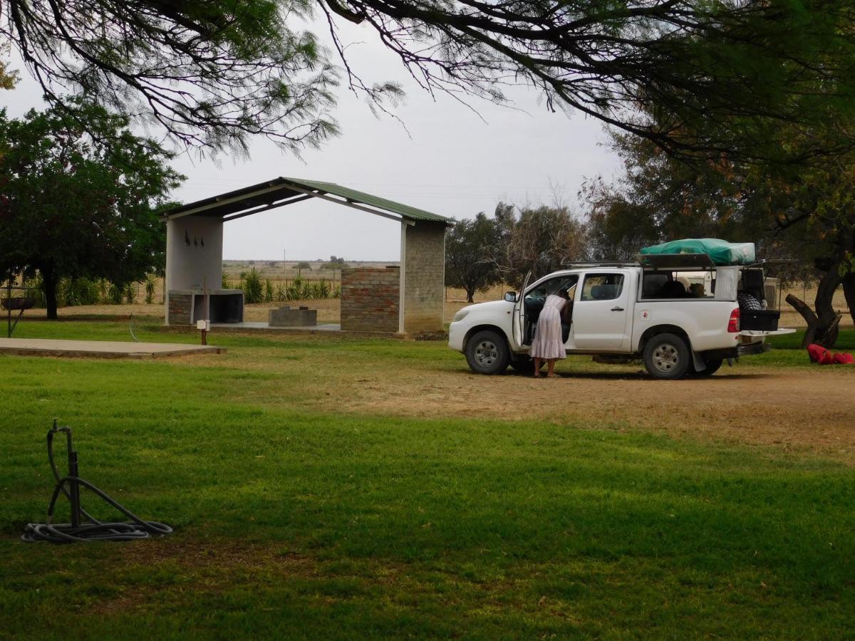 Meteorite Rest Camp Hotel Grootfontein Bagian luar foto