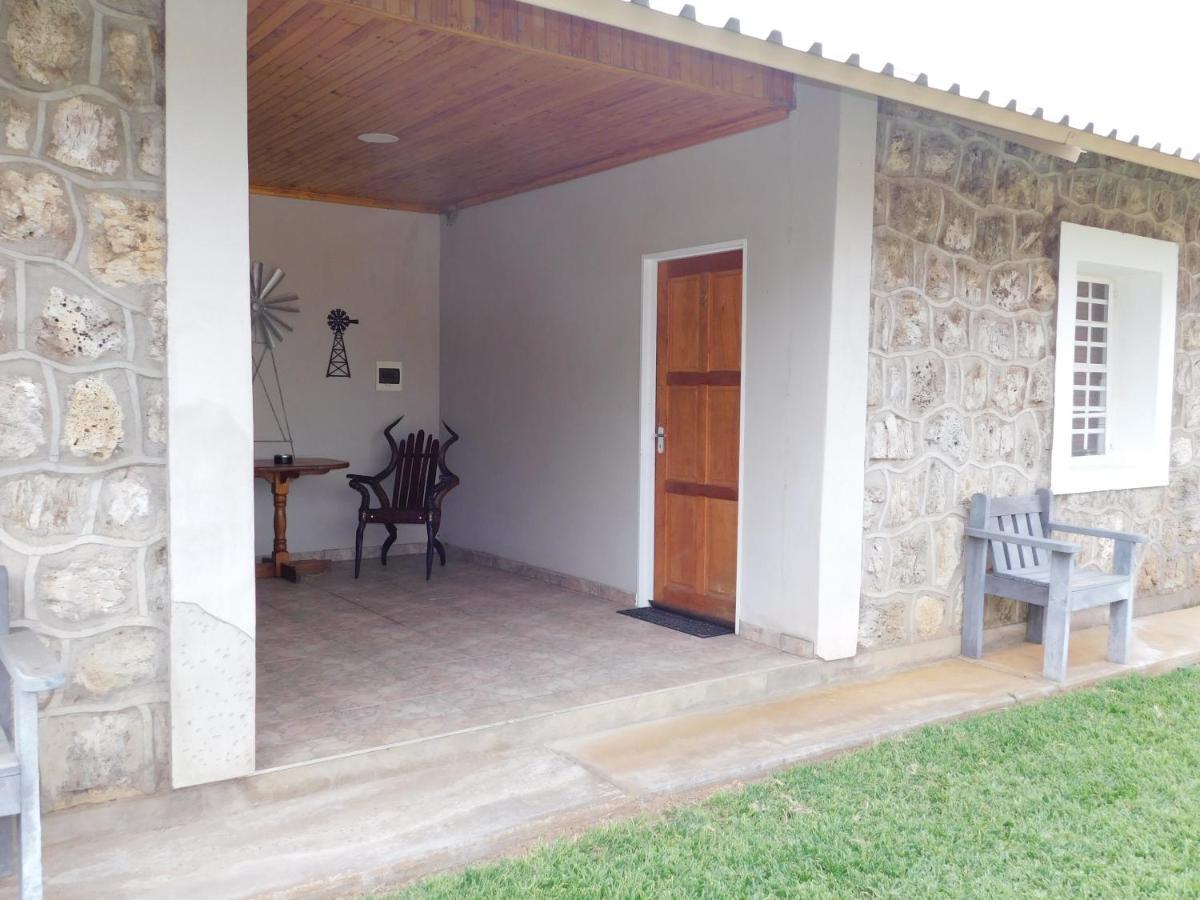 Meteorite Rest Camp Hotel Grootfontein Bagian luar foto