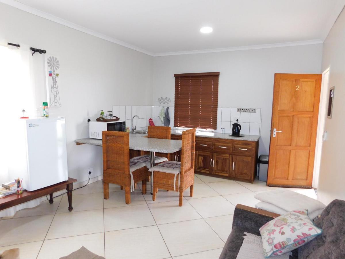 Meteorite Rest Camp Hotel Grootfontein Bagian luar foto