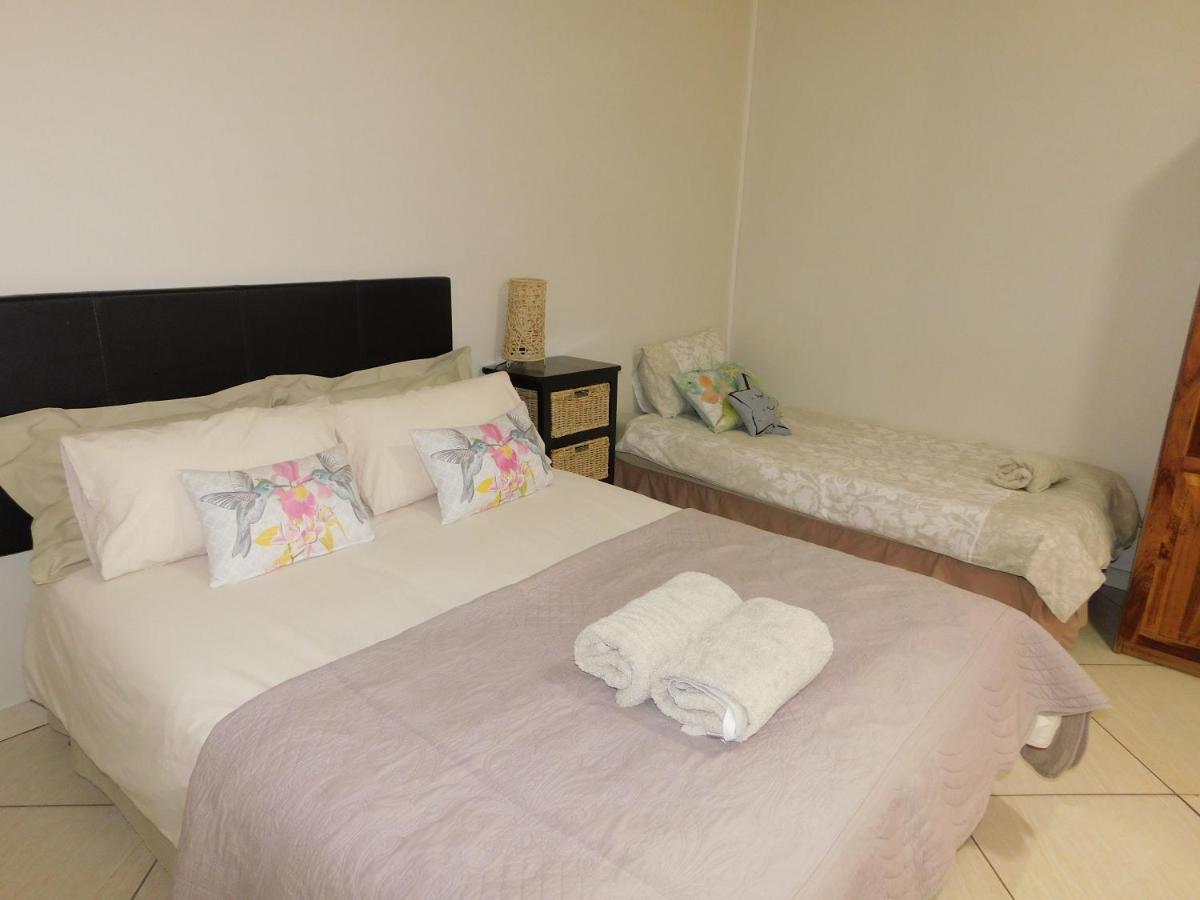 Meteorite Rest Camp Hotel Grootfontein Bagian luar foto