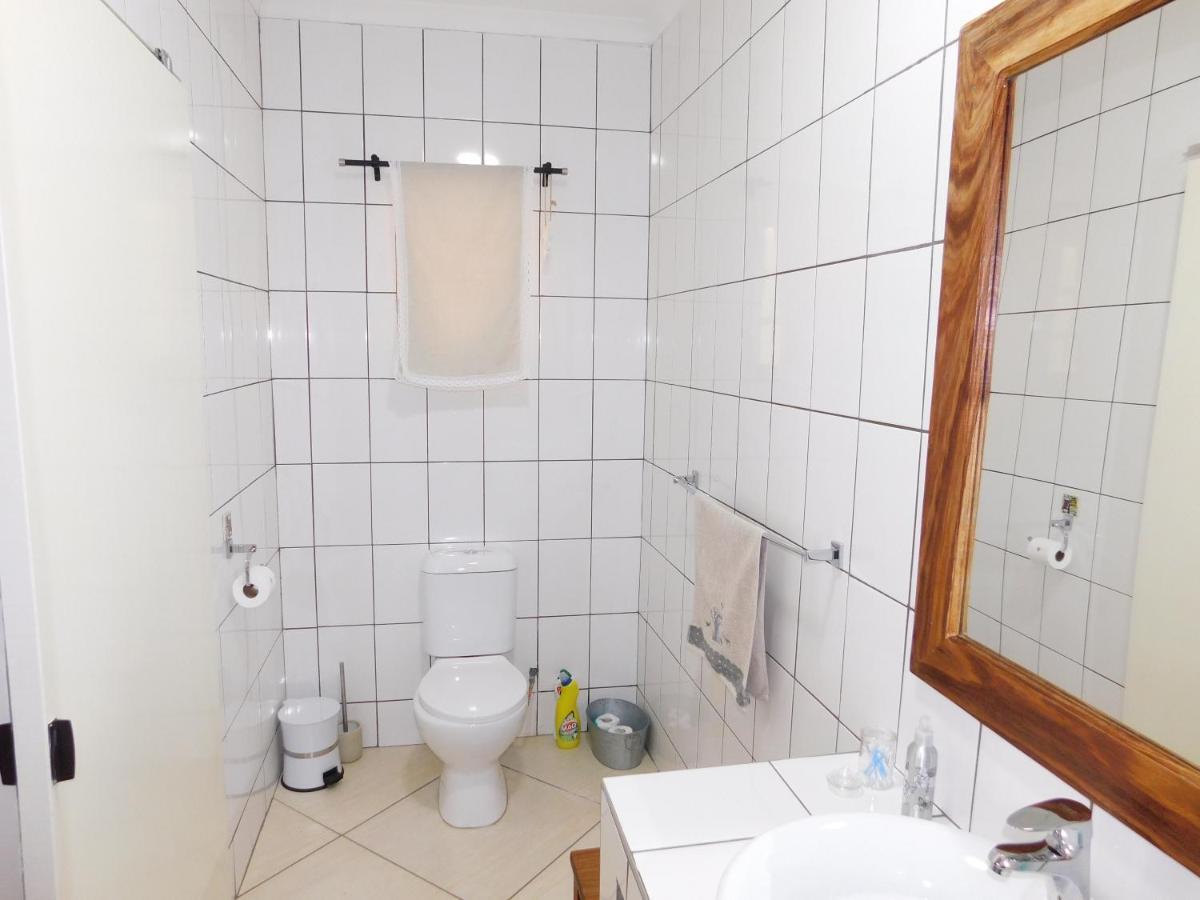 Meteorite Rest Camp Hotel Grootfontein Bagian luar foto