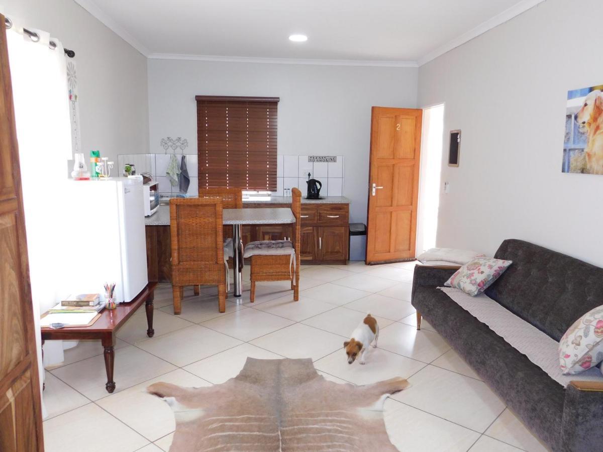 Meteorite Rest Camp Hotel Grootfontein Bagian luar foto